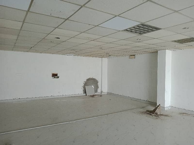 07 MARLA OFFICE 2ND FLOOR EXCELLENT LOCATION 19