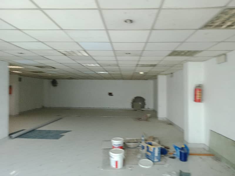 07 MARLA OFFICE 2ND FLOOR EXCELLENT LOCATION 29
