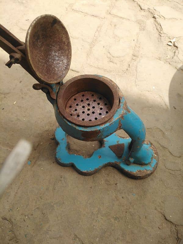 Hand press Juicer Machine . . 03159546665 1