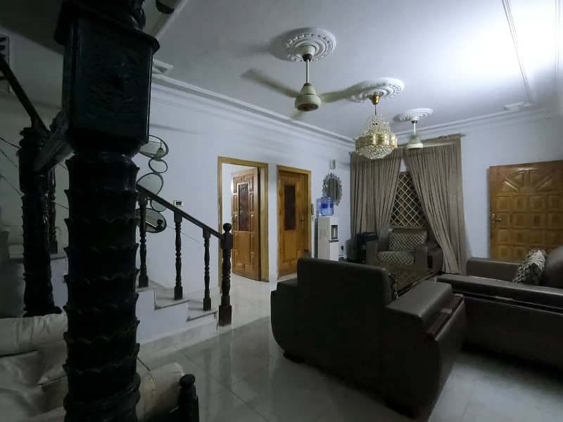 200 YDS GROUND +1 HOUSE FOR SALE DEFENCE VIEW Available For Sale In Defence View Society 8