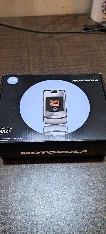 Motorolla Razr V3i 2005 - Lahore 4