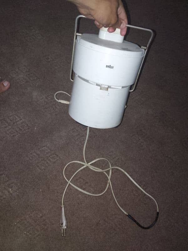 Braun juicer mp30 in very good condition price will be reduced 2