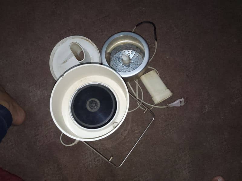 Braun juicer mp30 in very good condition price will be reduced 5