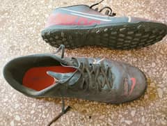 9 num Fottball shoes