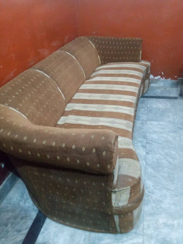 spacial khud tayar karwaya tha pure lakri ka 1