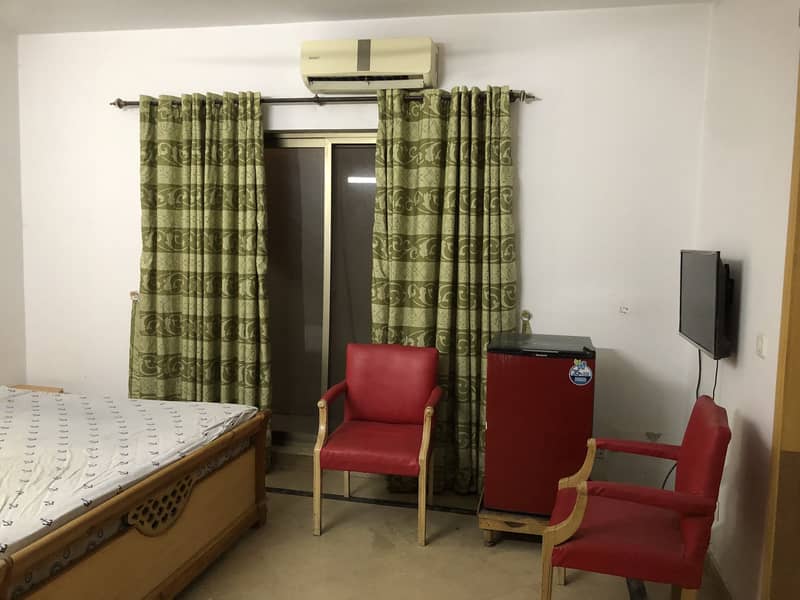 1 Bedroom Fully Furnished In DHA Phase 3 Near Sports Complex 5