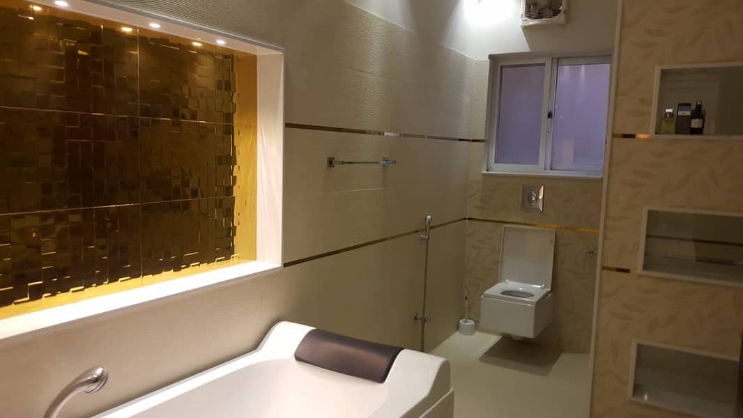 1 Kanal Lavish Furnished Basement Portion In DHA Phase 5 Near Sports Complex 2