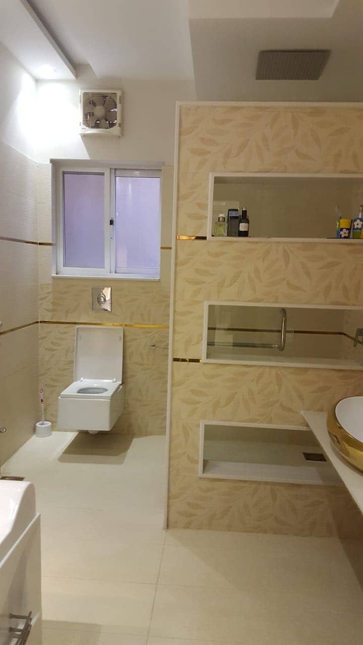 1 Kanal Lavish Furnished Basement Portion In DHA Phase 5 Near Sports Complex 3