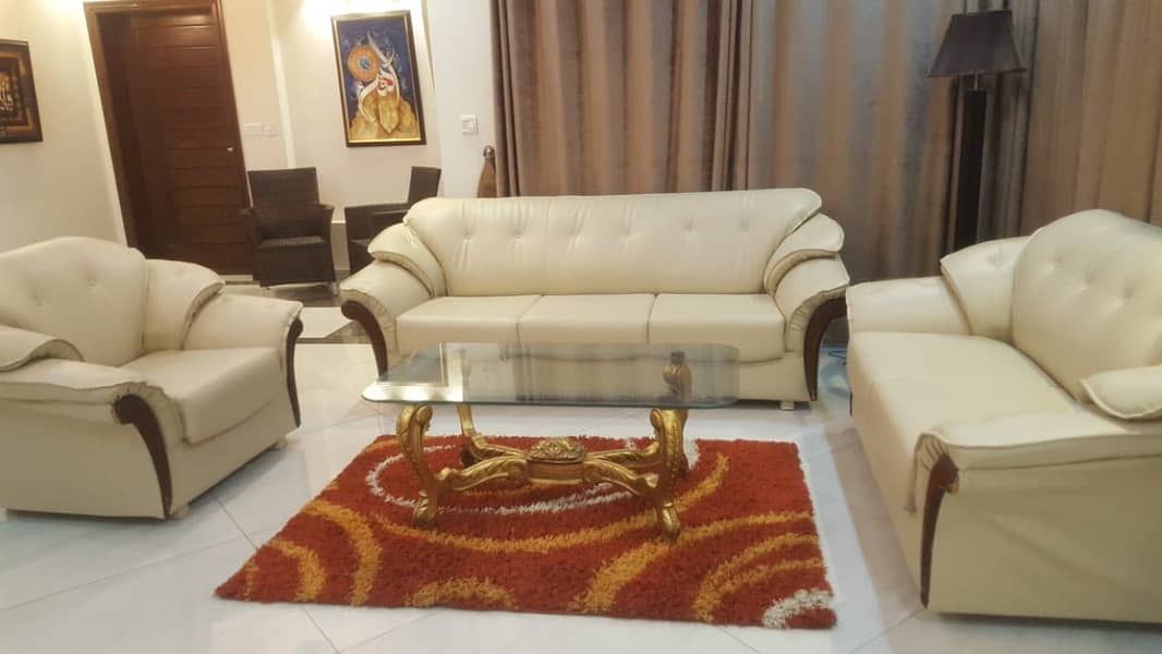 1 Kanal Lavish Furnished Basement Portion In DHA Phase 5 Near Sports Complex 8