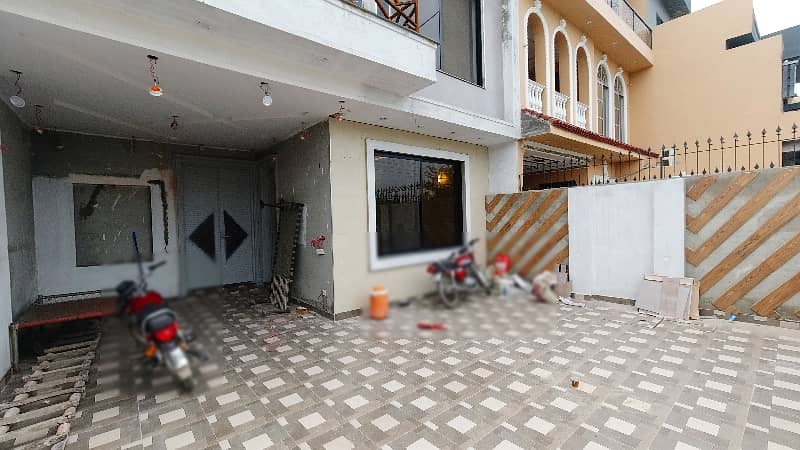 Buy A Prime Location House Of 10 Marla In Formanites Housing Scheme 3