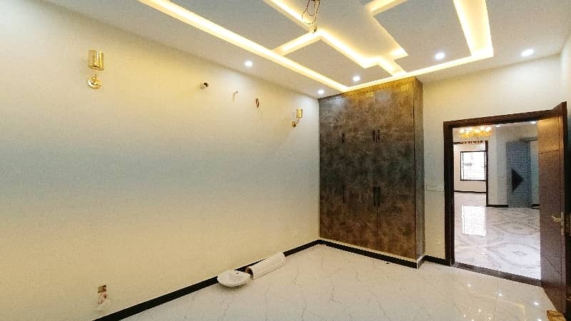 Buy A Prime Location House Of 10 Marla In Formanites Housing Scheme 8