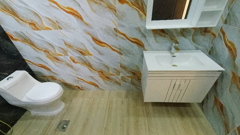 Buy A Prime Location House Of 10 Marla In Formanites Housing Scheme 9