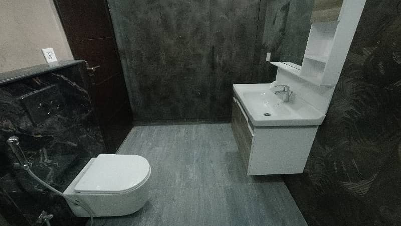 Buy A Prime Location House Of 10 Marla In Formanites Housing Scheme 12