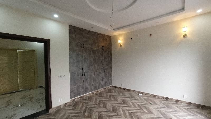 Buy A Prime Location House Of 10 Marla In Formanites Housing Scheme 13