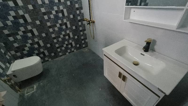 Buy A Prime Location House Of 10 Marla In Formanites Housing Scheme 14