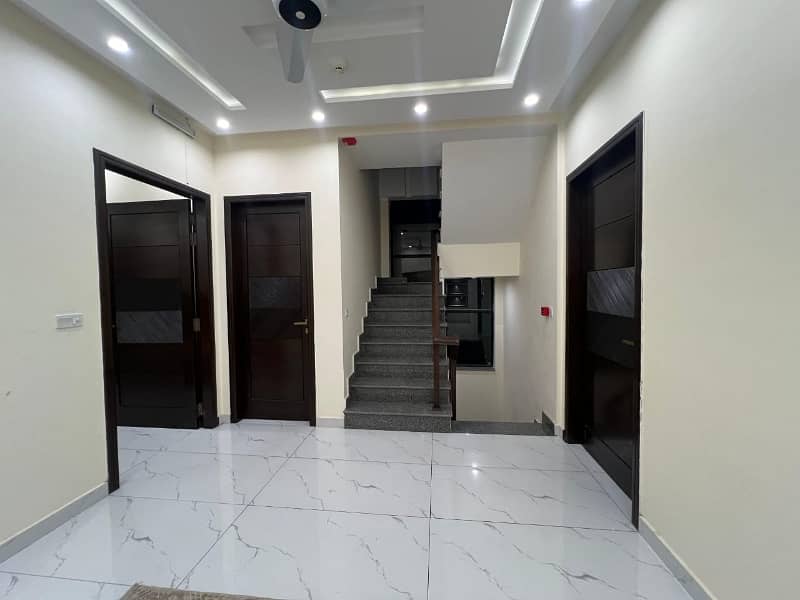 One Kanal Double Storey Fully Furnished 6 Beds Drawings Lounge At Prime Location 13