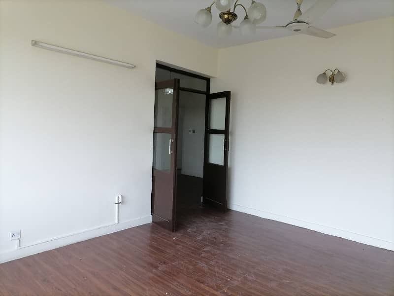 10 Marla Flat For Sale In Askari 0