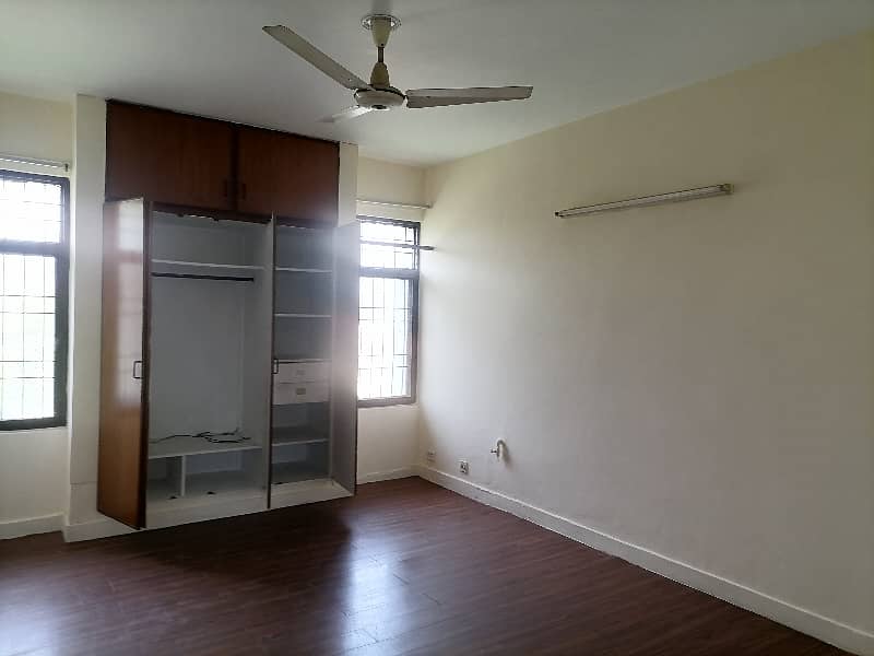 10 Marla Flat For Sale In Askari 1