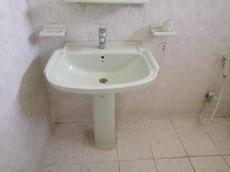 10 Marla Flat For Sale In Askari 7