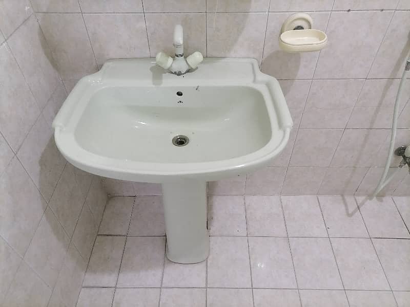 10 Marla Flat For Sale In Askari 6