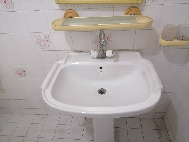 10 Marla Flat In Askari 5 Of Lahore Is Available For Sale 7
