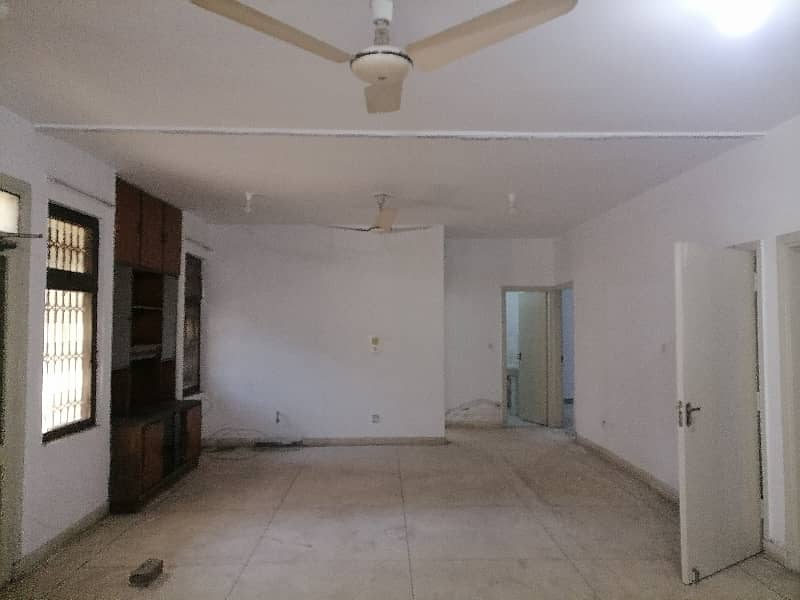 10 Marla Flat In Askari 5 Of Lahore Is Available For Sale 14