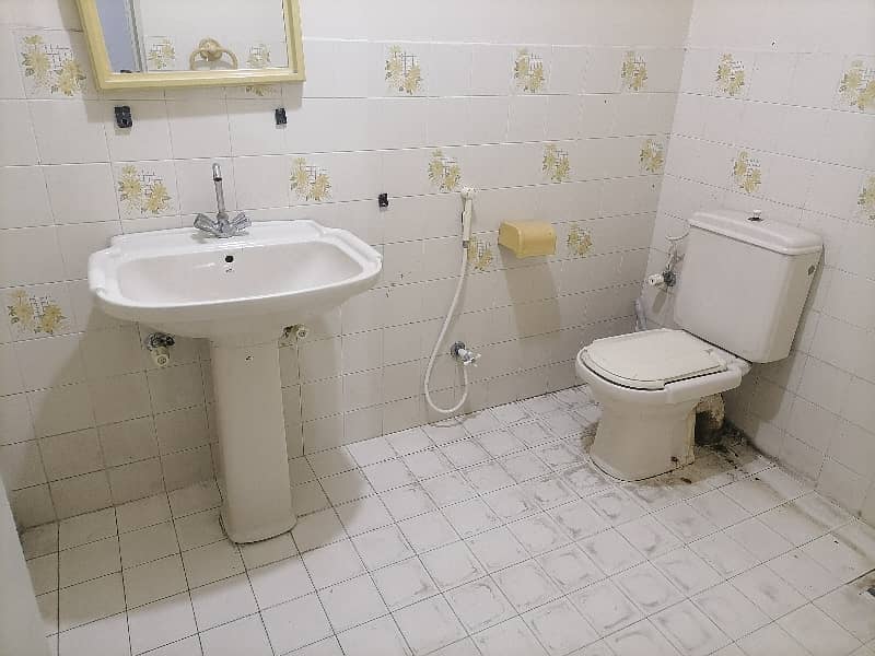 10 Marla Flat In Askari 5 Of Lahore Is Available For Sale 15
