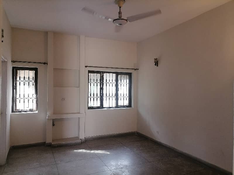 10 Marla Flat For Sale In Askari 0