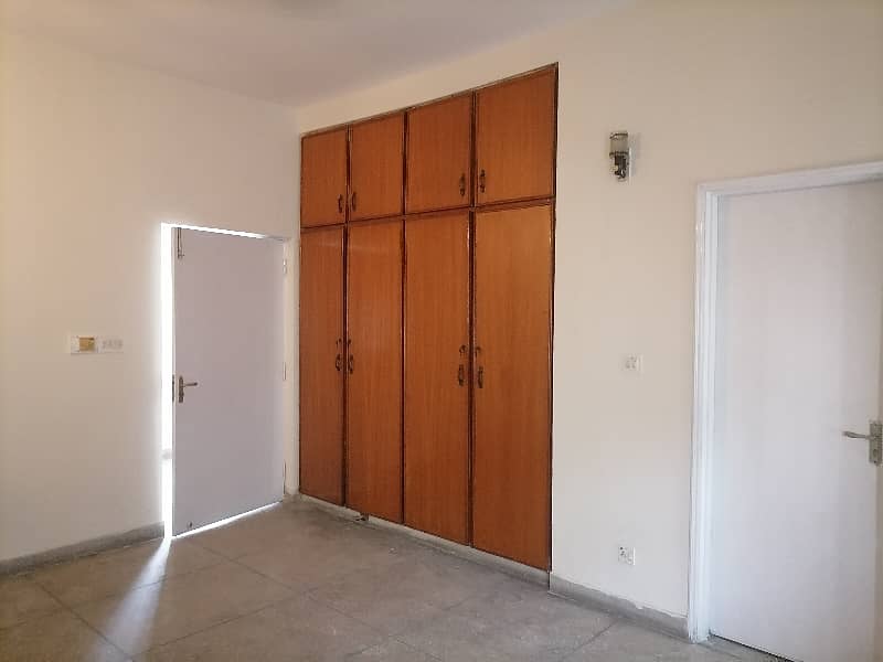 10 Marla Flat For Sale In Askari 2