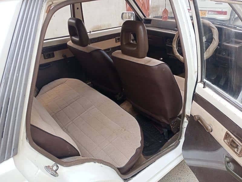 Daihatsu Charade 1986 manual 80% original 12