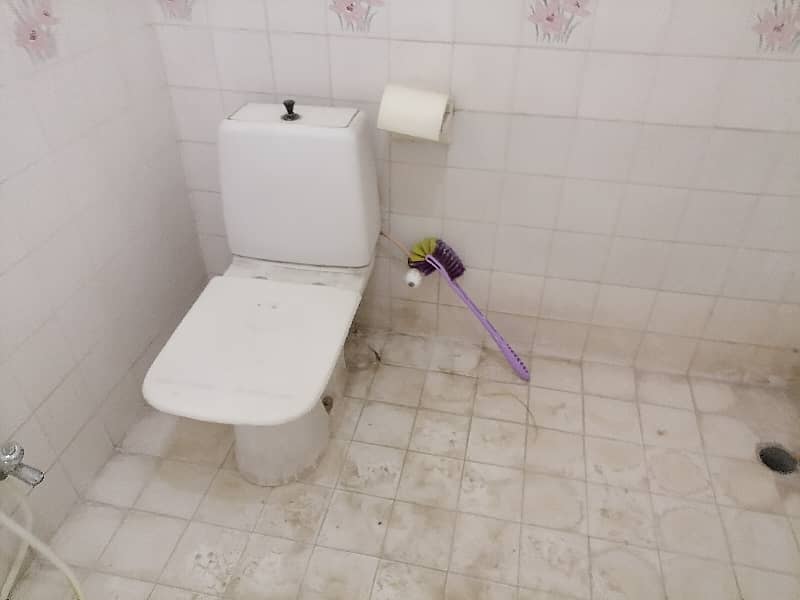 Flat For Sale In Beautiful Askari 5 4