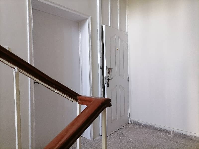 Unoccupied Flat Of 10 Marla Is Available For Sale In Askari 9
