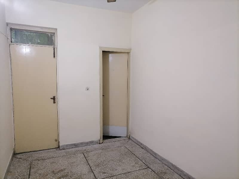 Gorgeous 10 Marla Flat For Sale Available In Askari 5 3