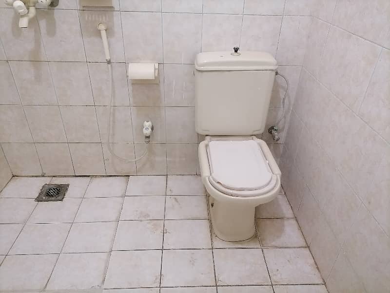 Gorgeous 10 Marla Flat For Sale Available In Askari 5 5