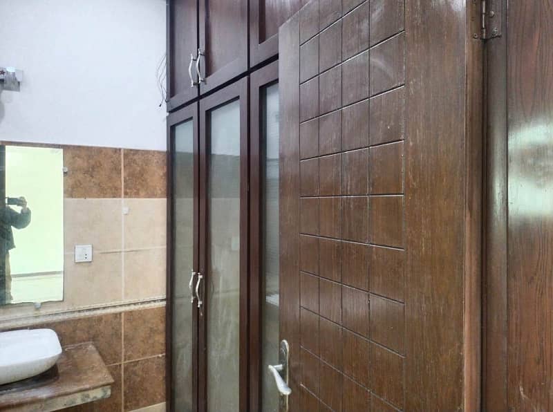 05 Marla Beautiful Independent House Available For Rent In DHA Phase 5, D Block Lahore Cantt. 4