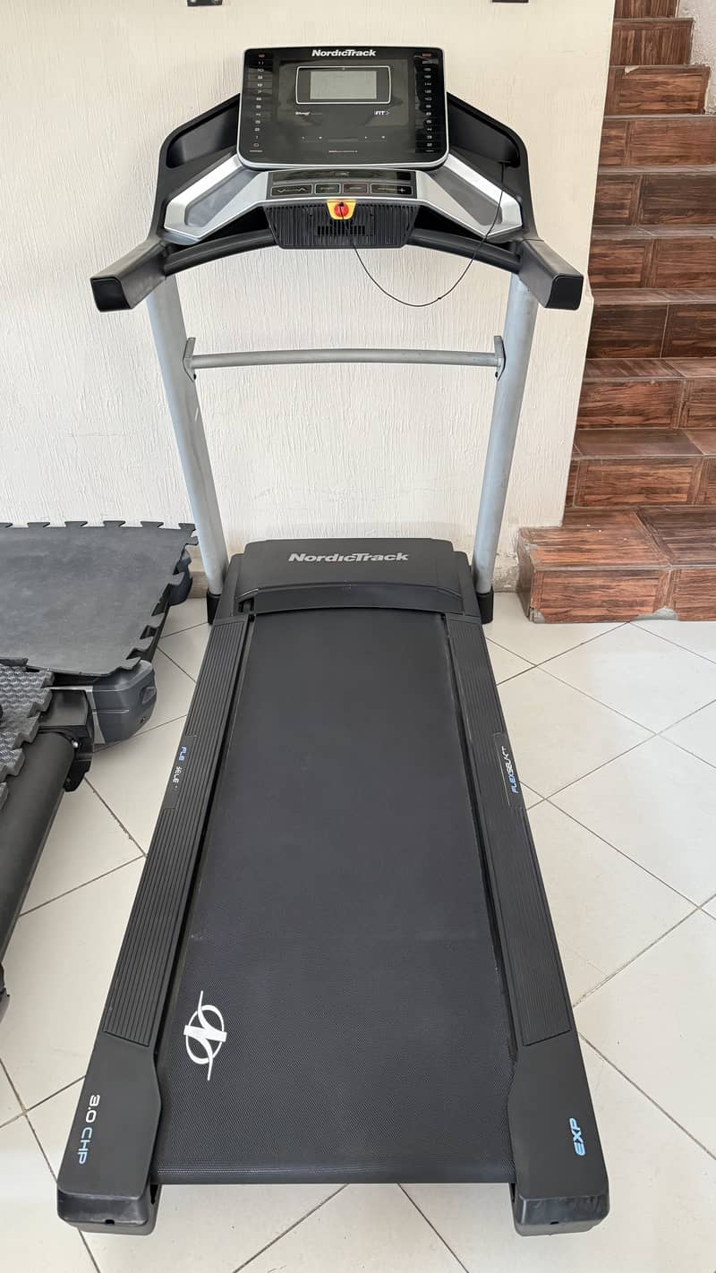 TREADMILL/ ELLIPTICAL/ SPINBIKE/ GYM MACHINES AVAILABLE USA BRAND 3