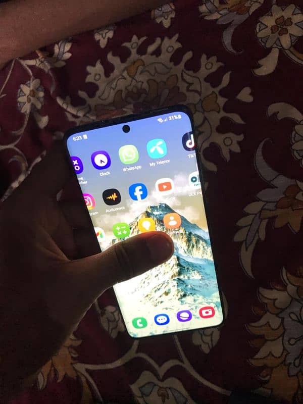 back break h jiski vjha se dust camera me h jo clean ho jae gi 3
