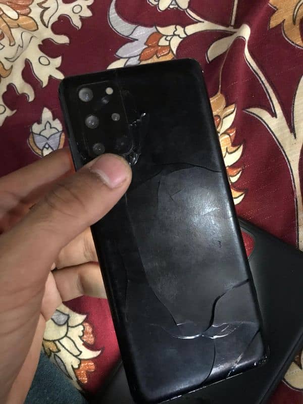 back break h jiski vjha se dust camera me h jo clean ho jae gi 4