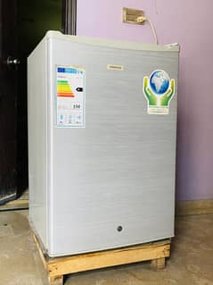 Mini Fridge / Small Size / Big Cooling / Fridge / for Home & Office