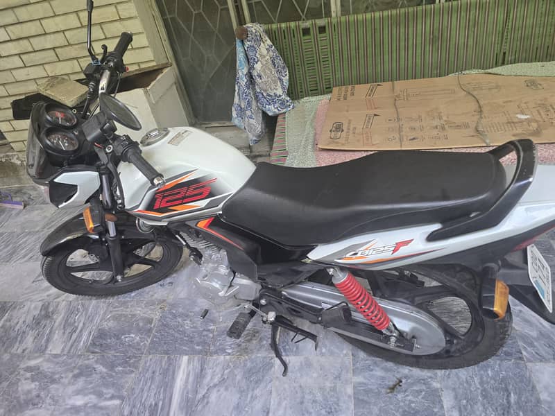Honda CB 125F 2024 0