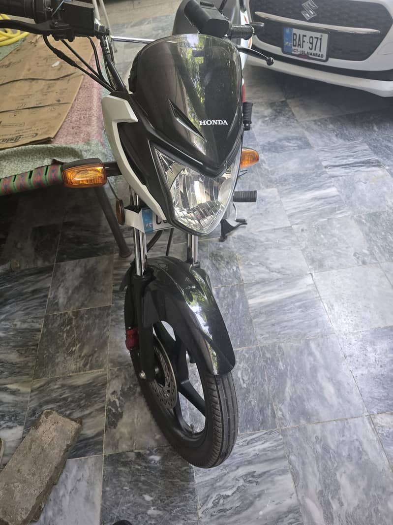 Honda CB 125F 2024 3