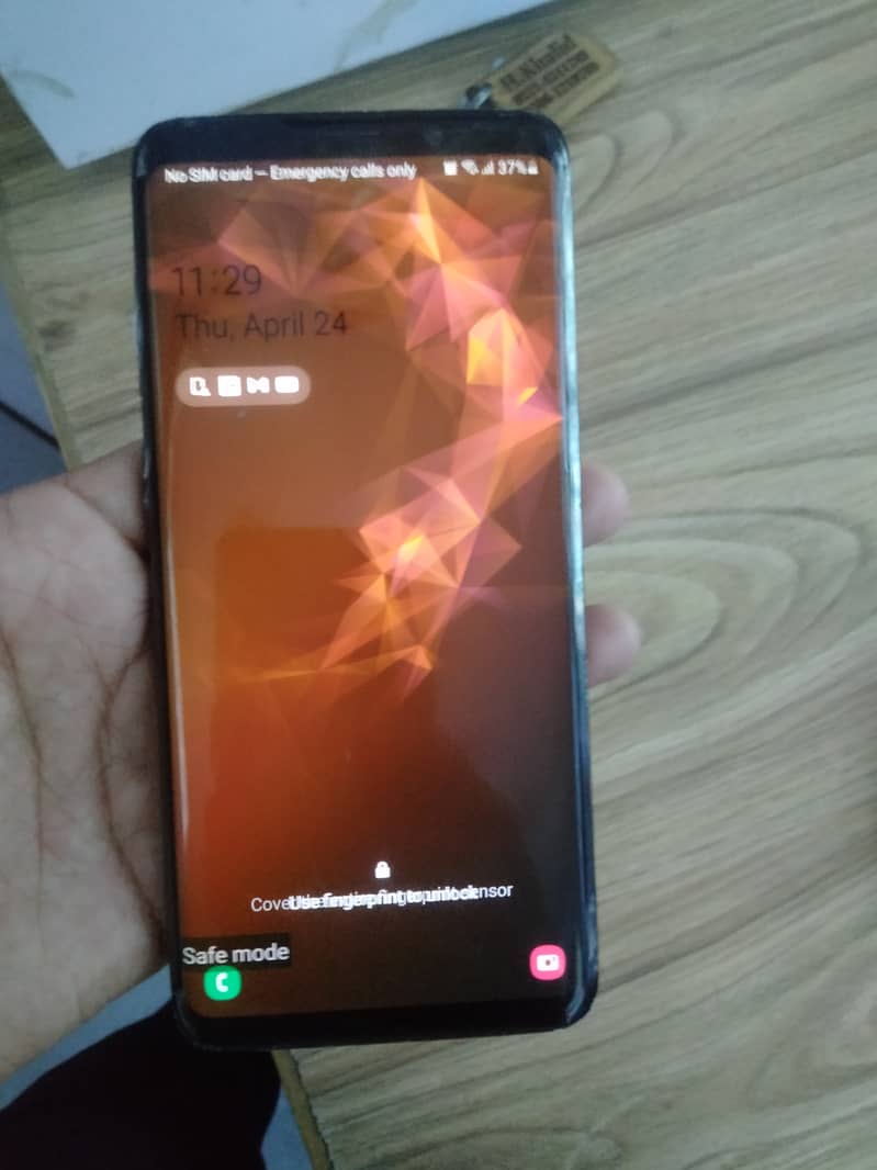Samsung Mobile S9 Plus 4