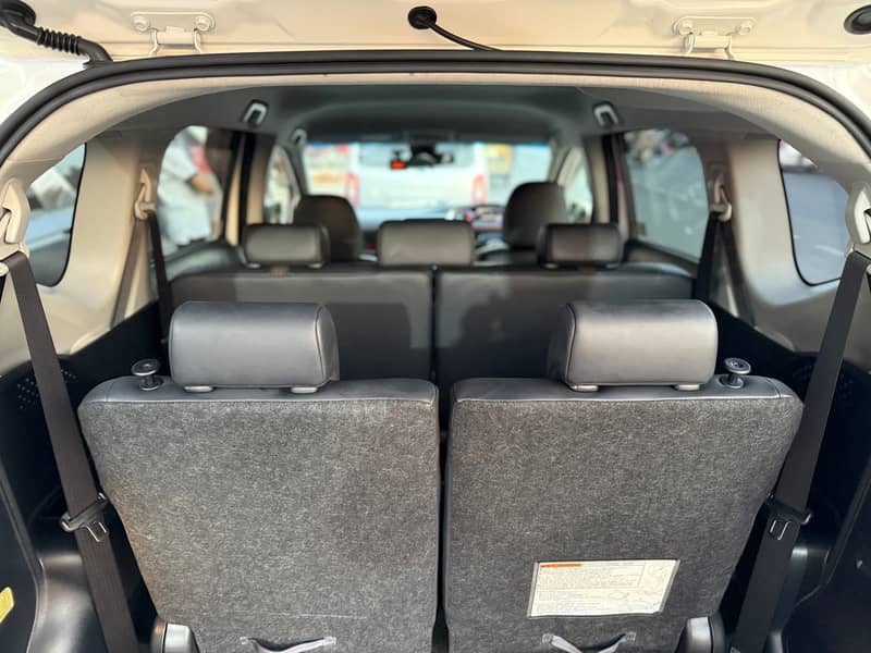 Toyota Sienta 2019 9