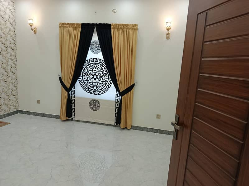 10 MARLA HOUSE AVAILABLE FOR RENT 0