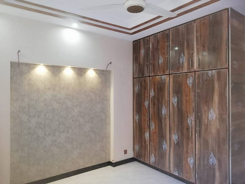 5 MARLA UPPER PORTION AVAILABLE FOR RENT 4