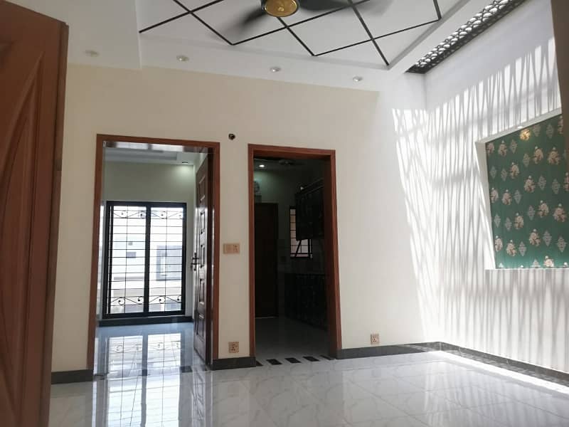 5 MARLA UPPER PORTION AVAILABLE FOR RENT 6