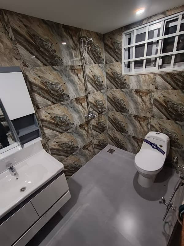 UPPER PORTION 5 MARLA AVAILABLE FOR RENT 1