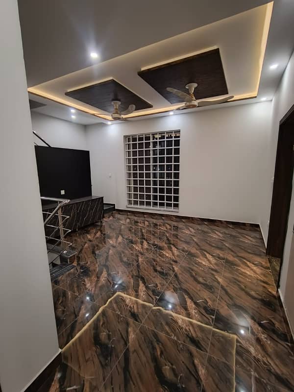 UPPER PORTION 5 MARLA AVAILABLE FOR RENT 2