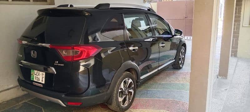 Honda BR-V S 2017 full option 3