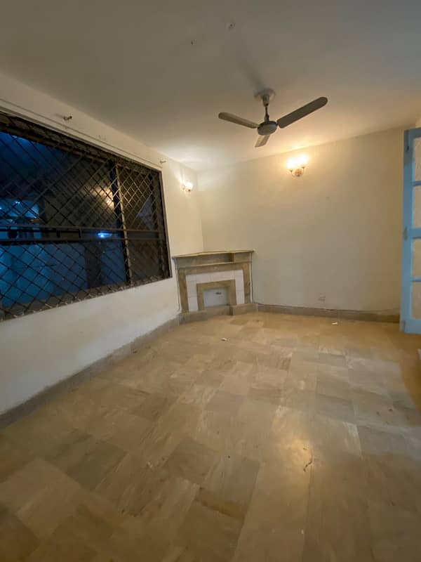 10 Marla House available on Rent in Phase 1 Dha Lahore 3